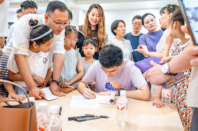 沈陽卷煙廠舉辦高考狀元讀書分享會 知識接力助力青春成長 